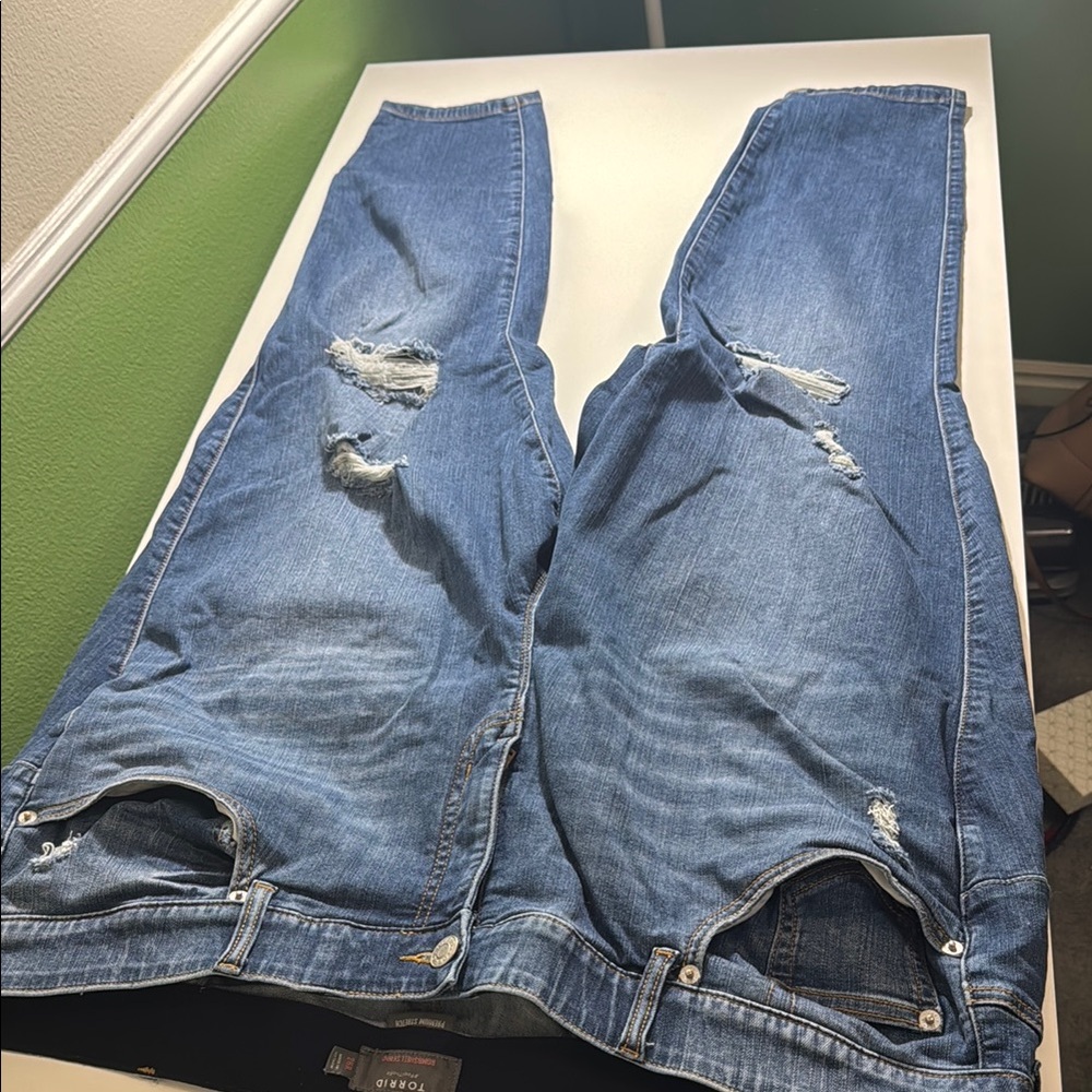 Women’s Blue Distressed Jeans